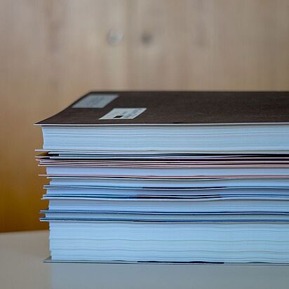 Bild eines Stapels Akten, Quelle:
Bundesarchiv / Mulders