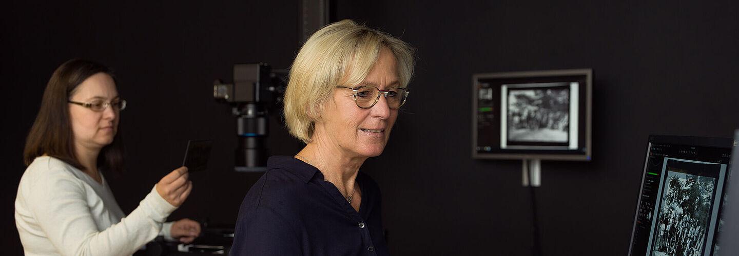 Mitarbeitende im Filmarchiv Mitarbeitende im Filmarchiv