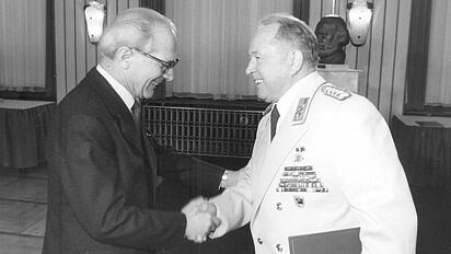 Erich Honecker und Erich Mielke, 1980 Erich Honecker und Erich Mielke, 1980, Quelle:
Bundesarchiv, Bild Y10-0097-91