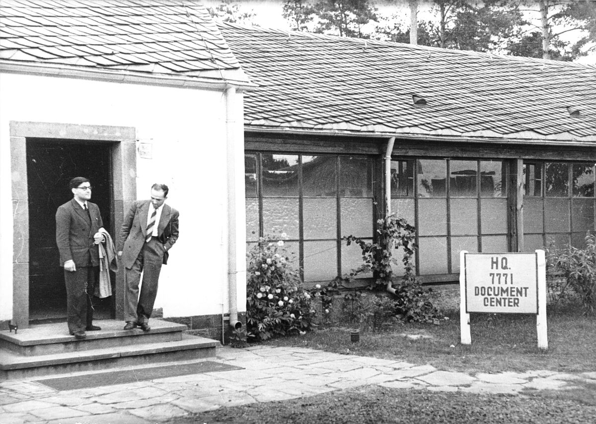 Berlin Document Center (BDC) in Berlin-Zehlendorf, Ansicht des Gebäudes, 1947 Berlin Document Center (BDC) in Berlin-Zehlendorf, Ansicht des Gebäudes, 1947