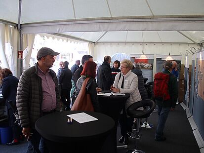 Beratungen und eine Ausstellung zur Stasi in Schleswig-Holstein wurden von den Besuchern gut angenommen.