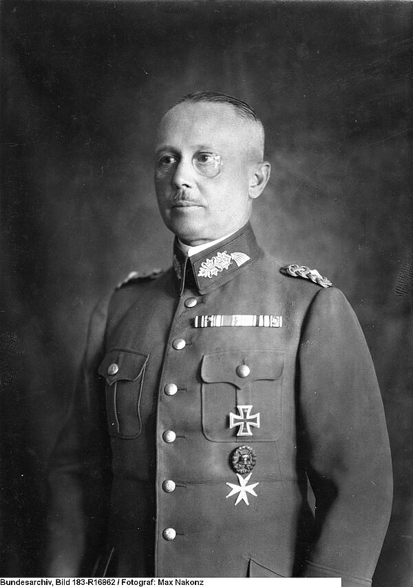Porträt Werner Freiherr von Fritsch in Uniform als Generalleutnant, 1932 Porträt Werner Freiherr von Fritsch in Uniform als Generalleutnant, 1932
