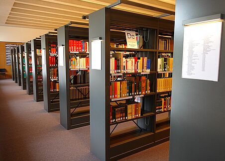 Präsenzbestand der Bibliothek am Standort Berlin-Lichterfelde Präsenzbestand der Bibliothek am Standort Berlin-Lichterfelde