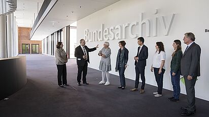 President Michael Hollmann receives Minister of State for Culture Claudia Roth in May 2022 in Berlin-Lichterfelde, Source:
BArch / Witzel