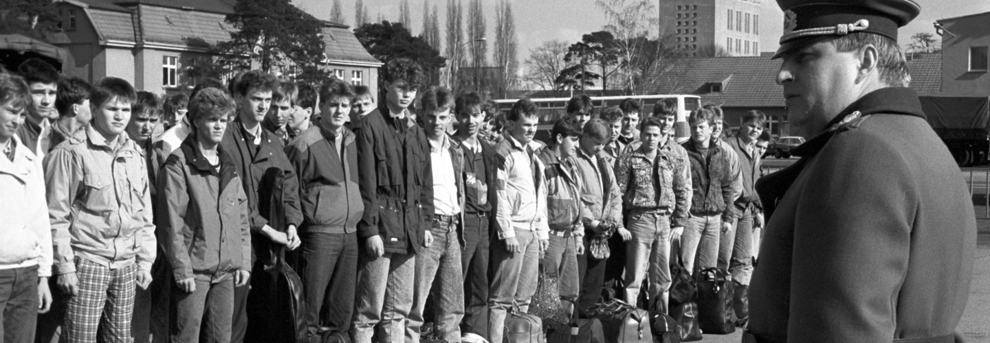 Rekruten des MfS-Wachregiments in der Kaserne in Berlin-Adlershof Rekruten des MfS-Wachregiments in der Kaserne in Berlin-Adlershof